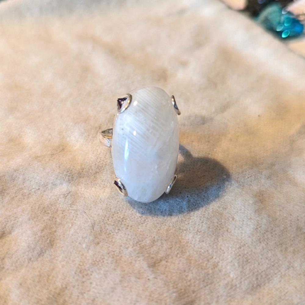 Beautiful Stone Ring - image 1